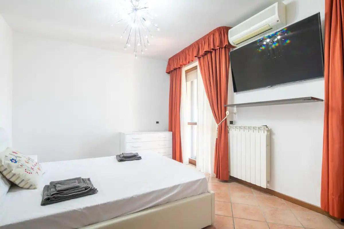 Suite Con 2 Balconi - 6 Guest Prato  Kültér fotó